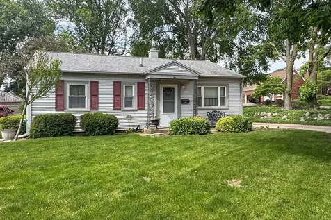 1210 Greenlawn Drive Bloomington IL 61701