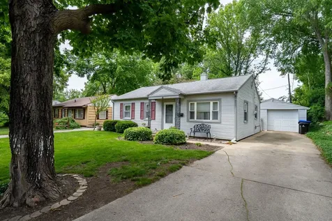 1210 Greenlawn Drive Bloomington IL 61701