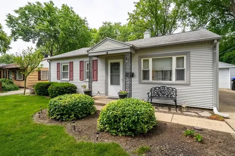 1210 Greenlawn Drive Bloomington IL 61701
