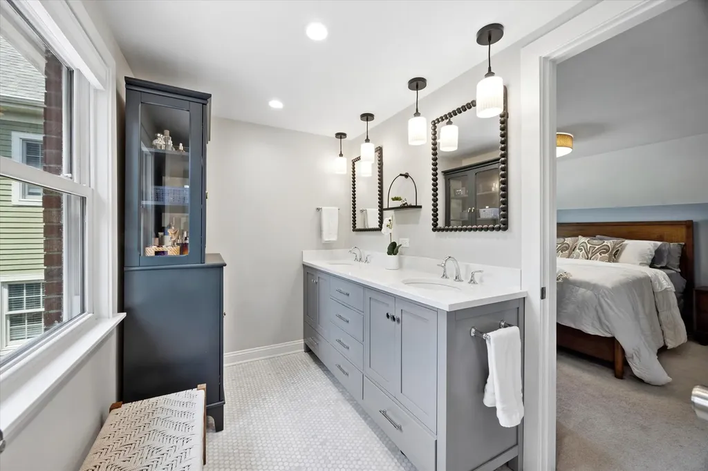 817 North Eagle Street Naperville IL 60563