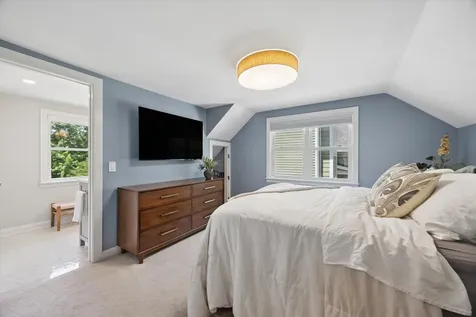817 North Eagle Street Naperville IL 60563
