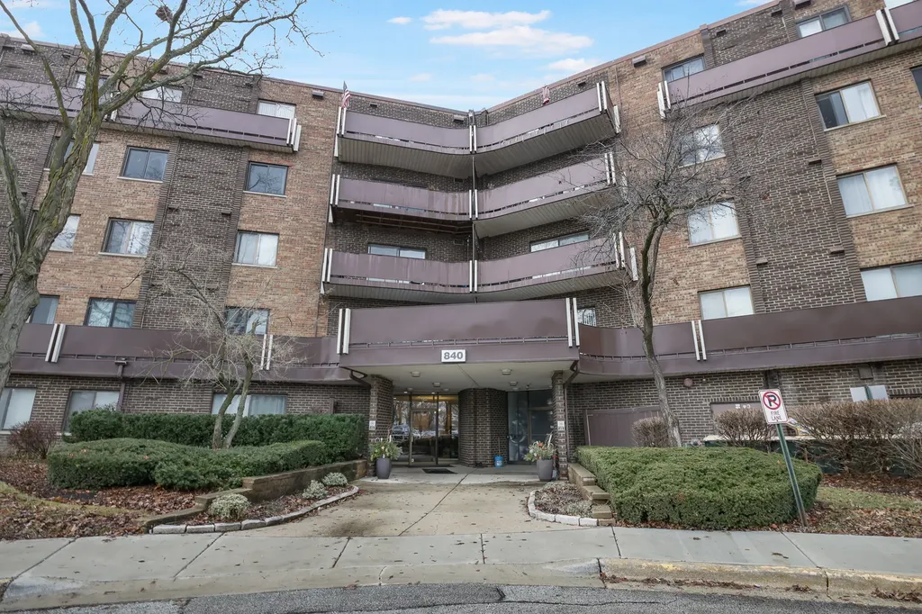 840 Wellington Avenue Elk Grove Village IL 60007