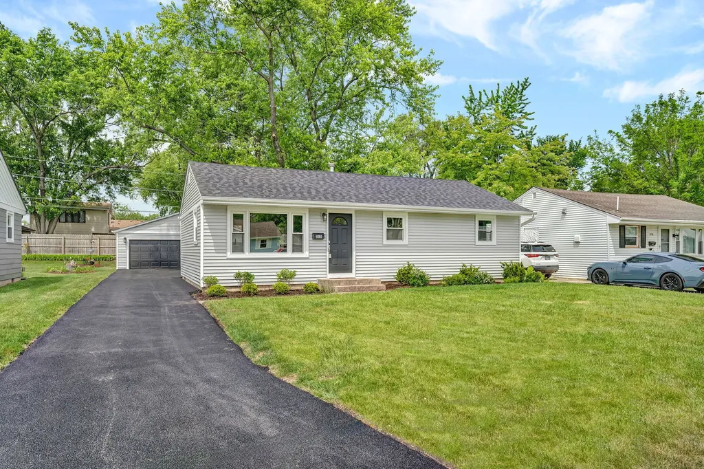 512 North Westlawn Avenue Aurora IL 60506