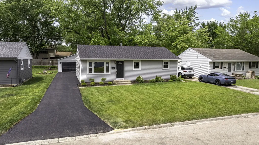 512 North Westlawn Avenue Aurora IL 60506