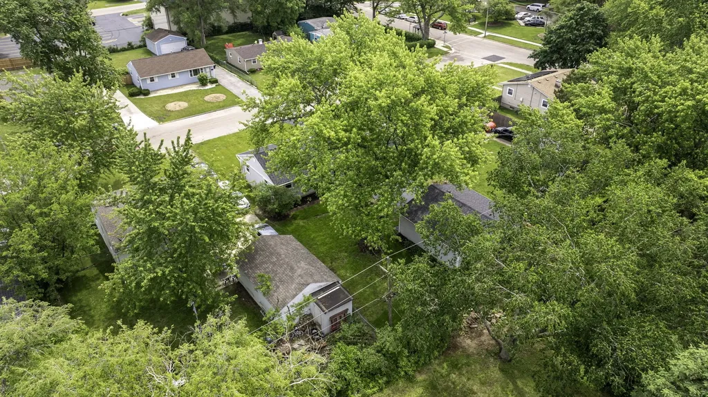 512 North Westlawn Avenue Aurora IL 60506