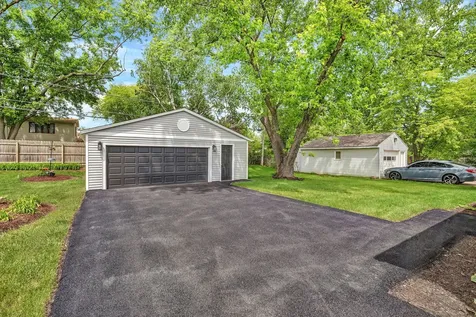 512 North Westlawn Avenue Aurora IL 60506