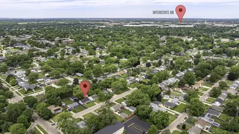 512 North Westlawn Avenue Aurora IL 60506
