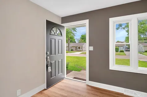 512 North Westlawn Avenue Aurora IL 60506