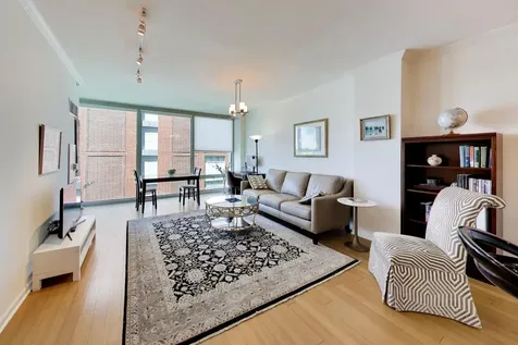 1570 Elmwood Avenue Evanston IL 60201