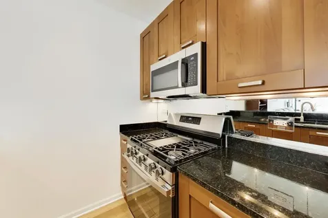 1570 Elmwood Avenue Evanston IL 60201