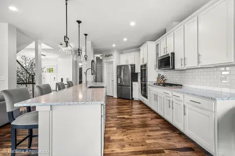 516 Pershing Court Barrington IL 60010