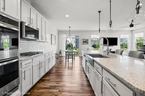 516 Pershing Court Barrington IL 60010