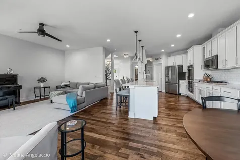 516 Pershing Court Barrington IL 60010