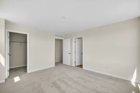 2635 Lohan Way Hoffman Estates IL 60192