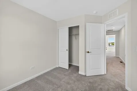 2635 Lohan Way Hoffman Estates IL 60192