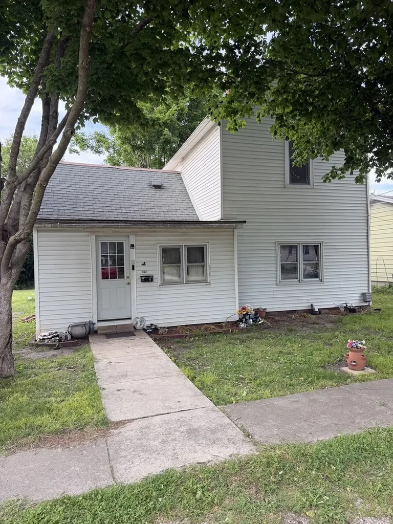 602 East Locust Street Fairbury IL 61739