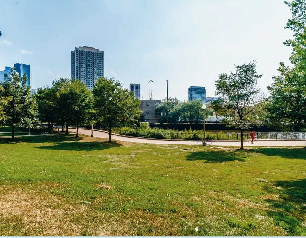 653 North Kingsbury Street Chicago IL 60610