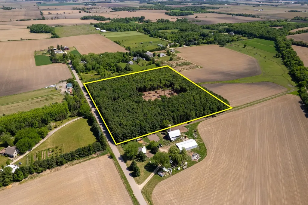 Burr Oak Road Capron IL 61012