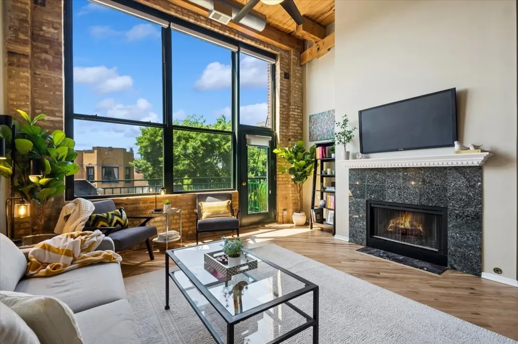 2654 West Medill Avenue Chicago IL 60647