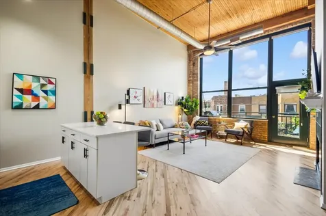 2654 West Medill Avenue Chicago IL 60647