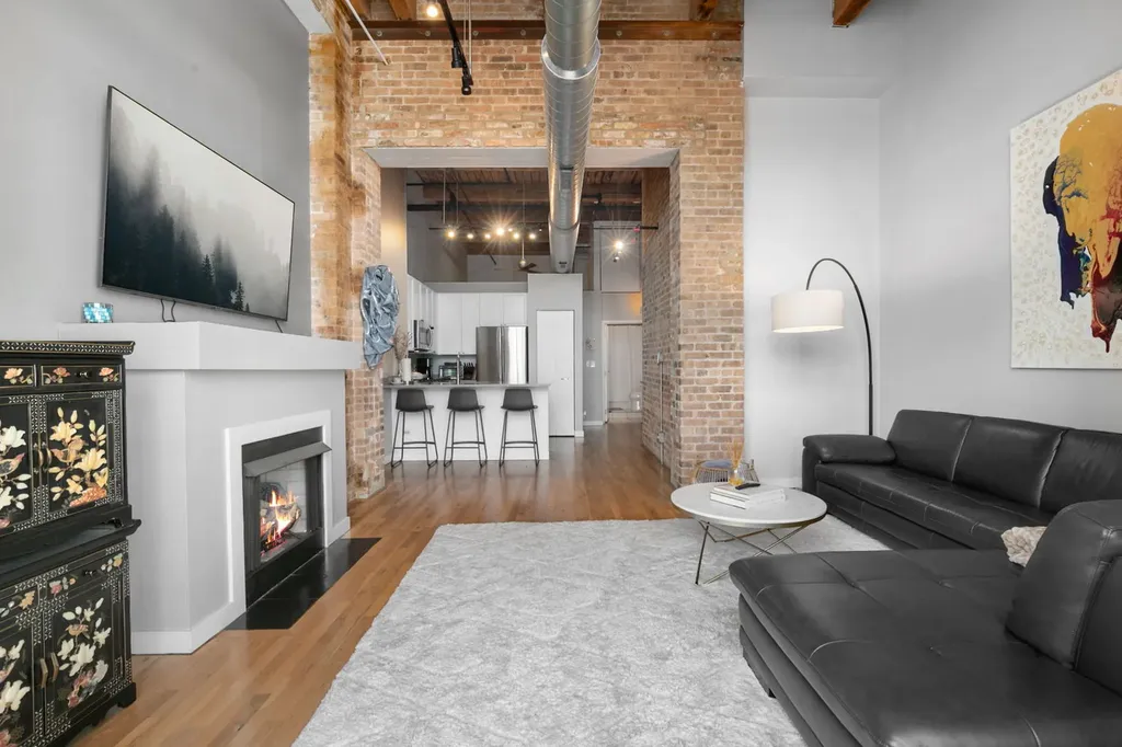 1918 South Michigan Avenue Chicago IL 60616