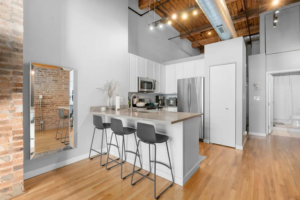 1918 South Michigan Avenue Chicago IL 60616