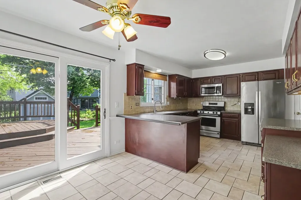 865 Warwick Lane SE Lake Zurich IL 60047