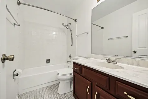 865 Warwick Lane SE Lake Zurich IL 60047