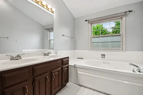 865 Warwick Lane SE Lake Zurich IL 60047