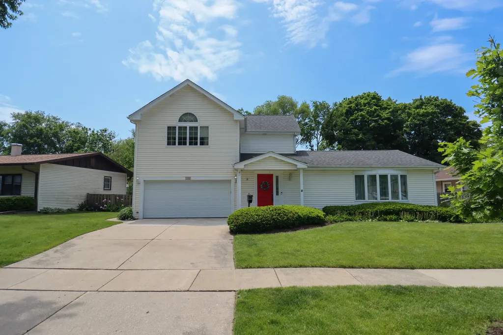 200 Navajo Trail Buffalo Grove IL 60089