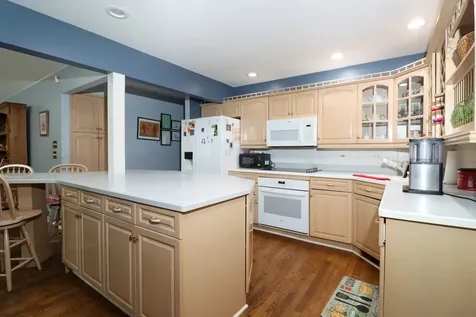 200 Navajo Trail Buffalo Grove IL 60089