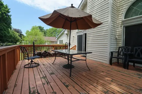 200 Navajo Trail Buffalo Grove IL 60089