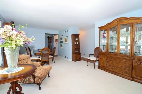 200 Navajo Trail Buffalo Grove IL 60089