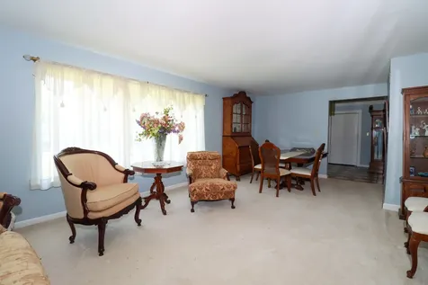 200 Navajo Trail Buffalo Grove IL 60089