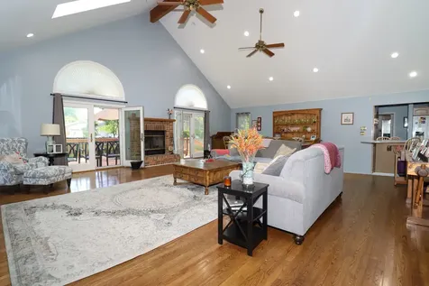 200 Navajo Trail Buffalo Grove IL 60089