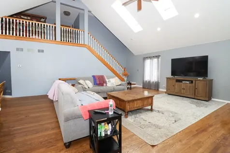 200 Navajo Trail Buffalo Grove IL 60089
