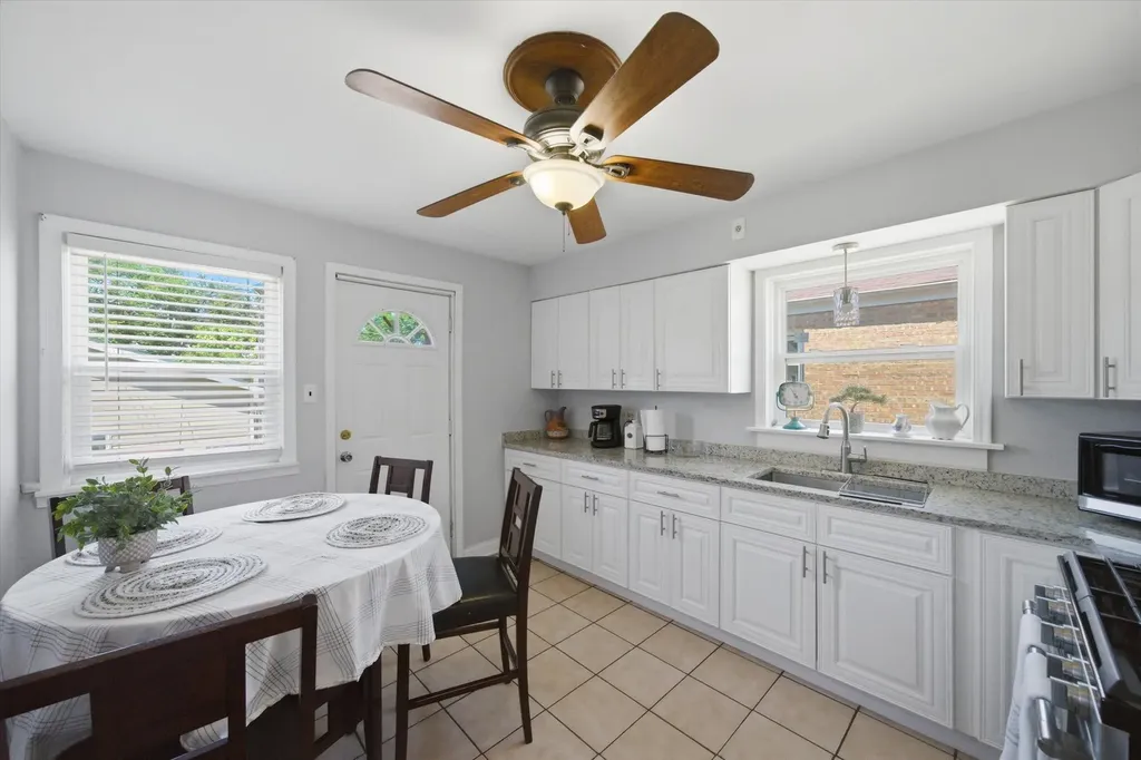 3448 West 73rd Street Chicago IL 60629