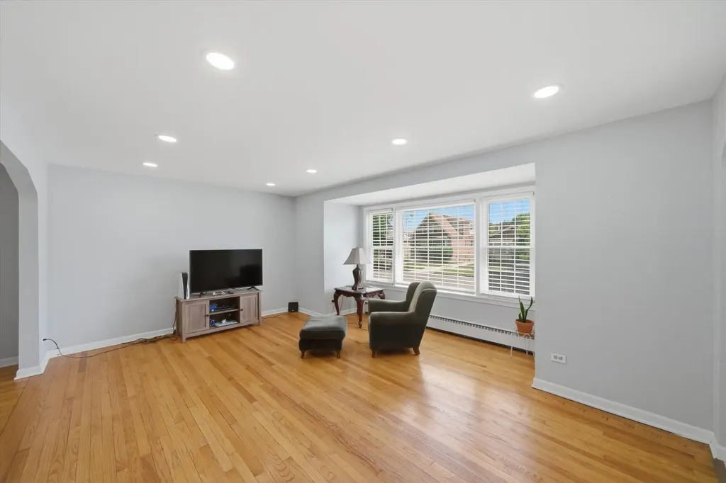 3448 West 73rd Street Chicago IL 60629
