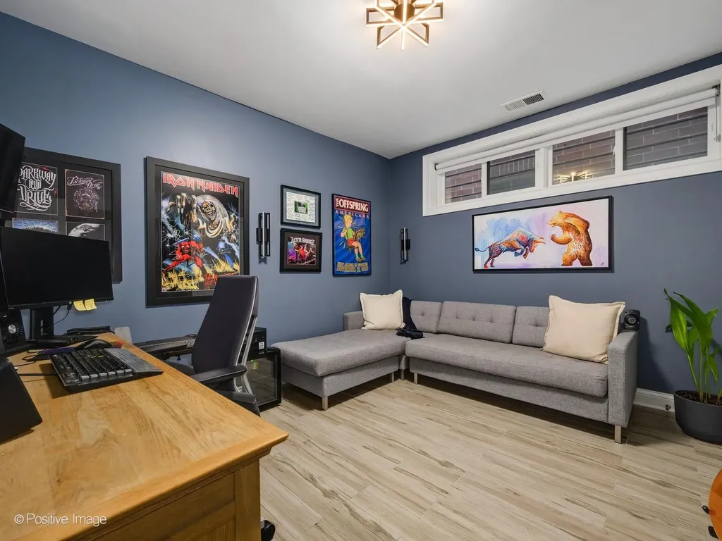 2122 North Magnolia Avenue Chicago IL 60614