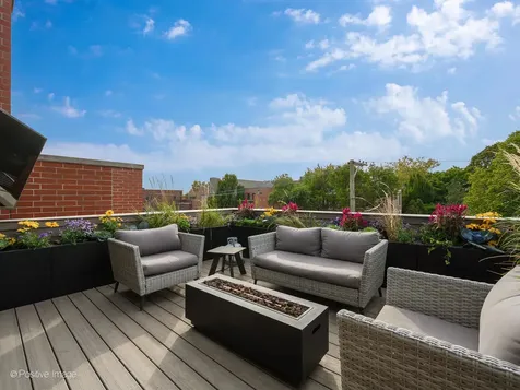 2122 North Magnolia Avenue Chicago IL 60614