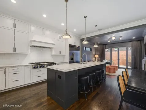 2122 North Magnolia Avenue Chicago IL 60614