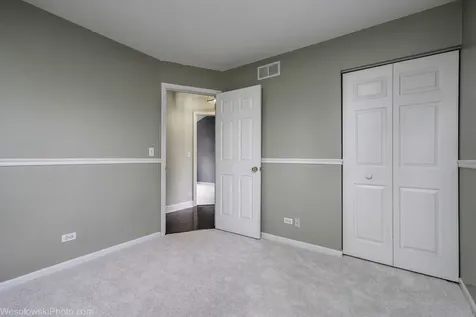 1 Coventry Court South Elgin IL 60177