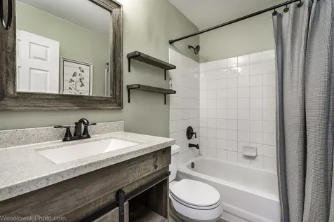 1 Coventry Court South Elgin IL 60177