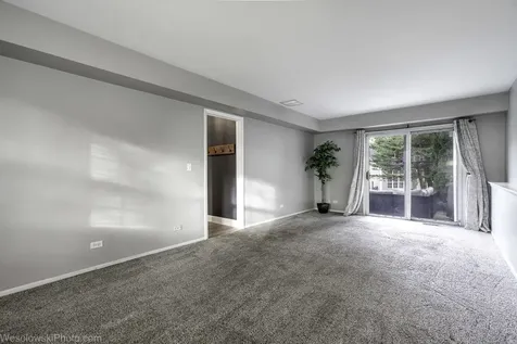 1 Coventry Court South Elgin IL 60177