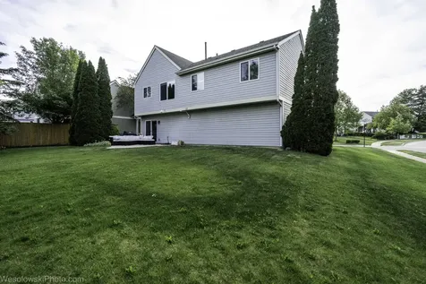 1 Coventry Court South Elgin IL 60177