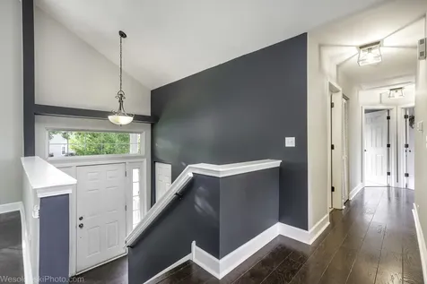 1 Coventry Court South Elgin IL 60177