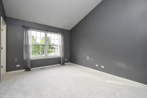 1 Coventry Court South Elgin IL 60177