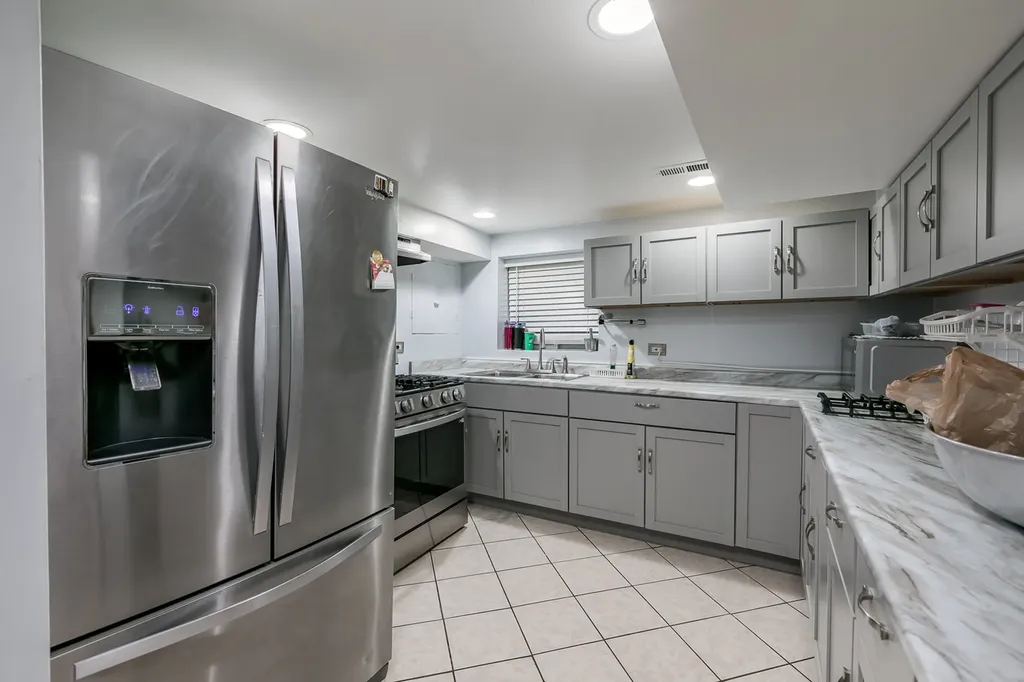 4958 North Keeler Avenue Chicago IL 60630