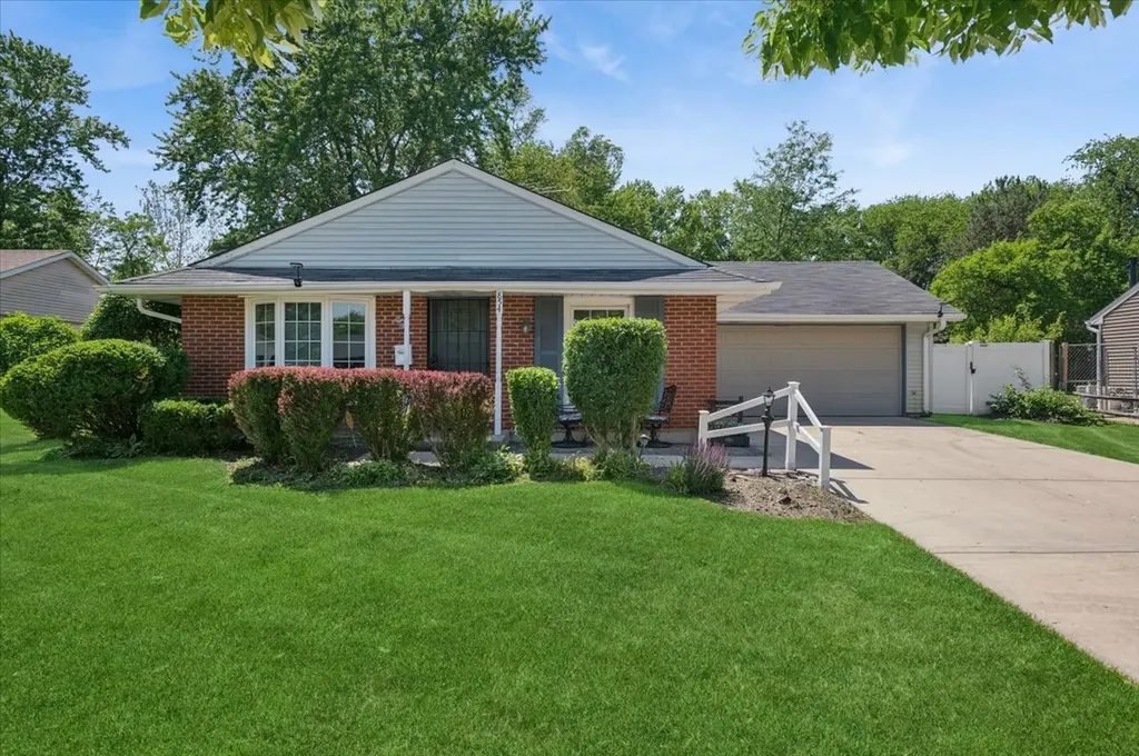 854 Sunrise Place Roselle IL 60172