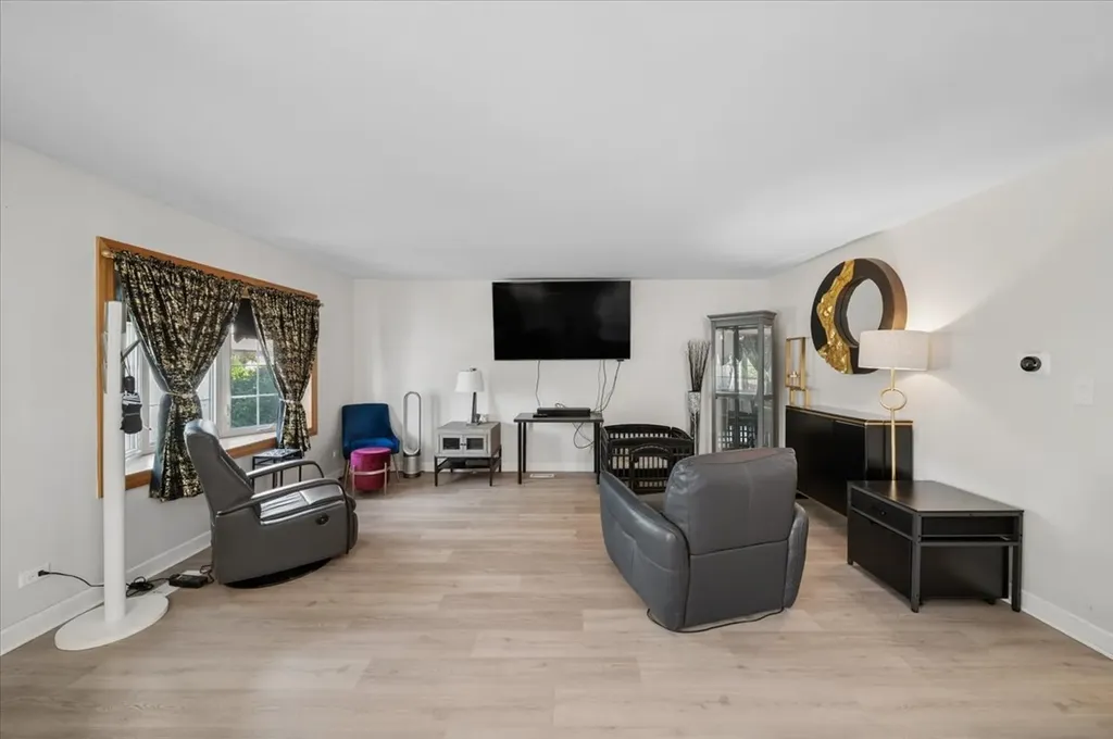854 Sunrise Place Roselle IL 60172